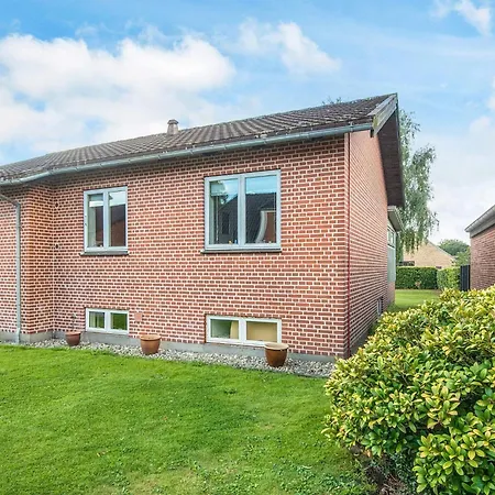 6 Person In Semesterbostad